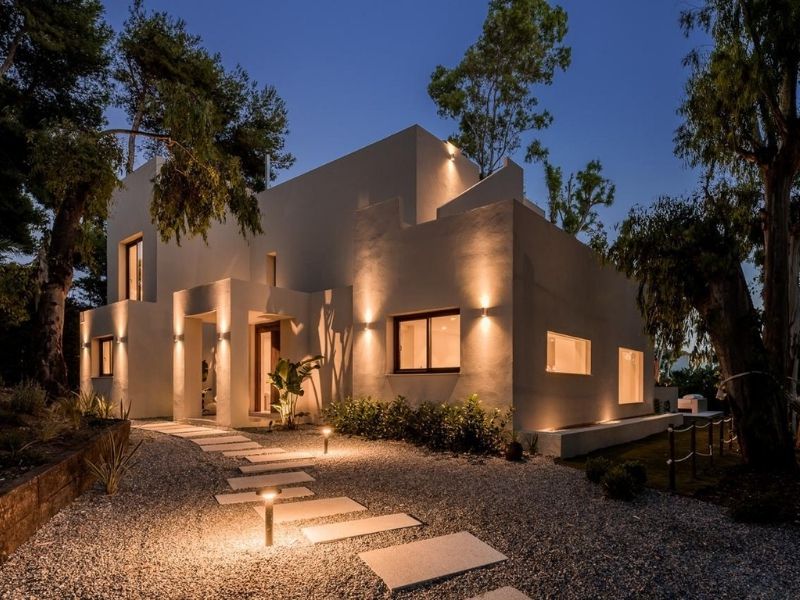 Contrôle des visiteurs et fermeture de l'opération. PATRICIA LAREDO DAYAN en Marbella